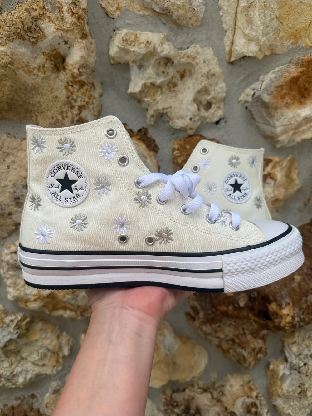 Converse CTAS Eva lift high tops youth 6 women’s 8 embroidered floral